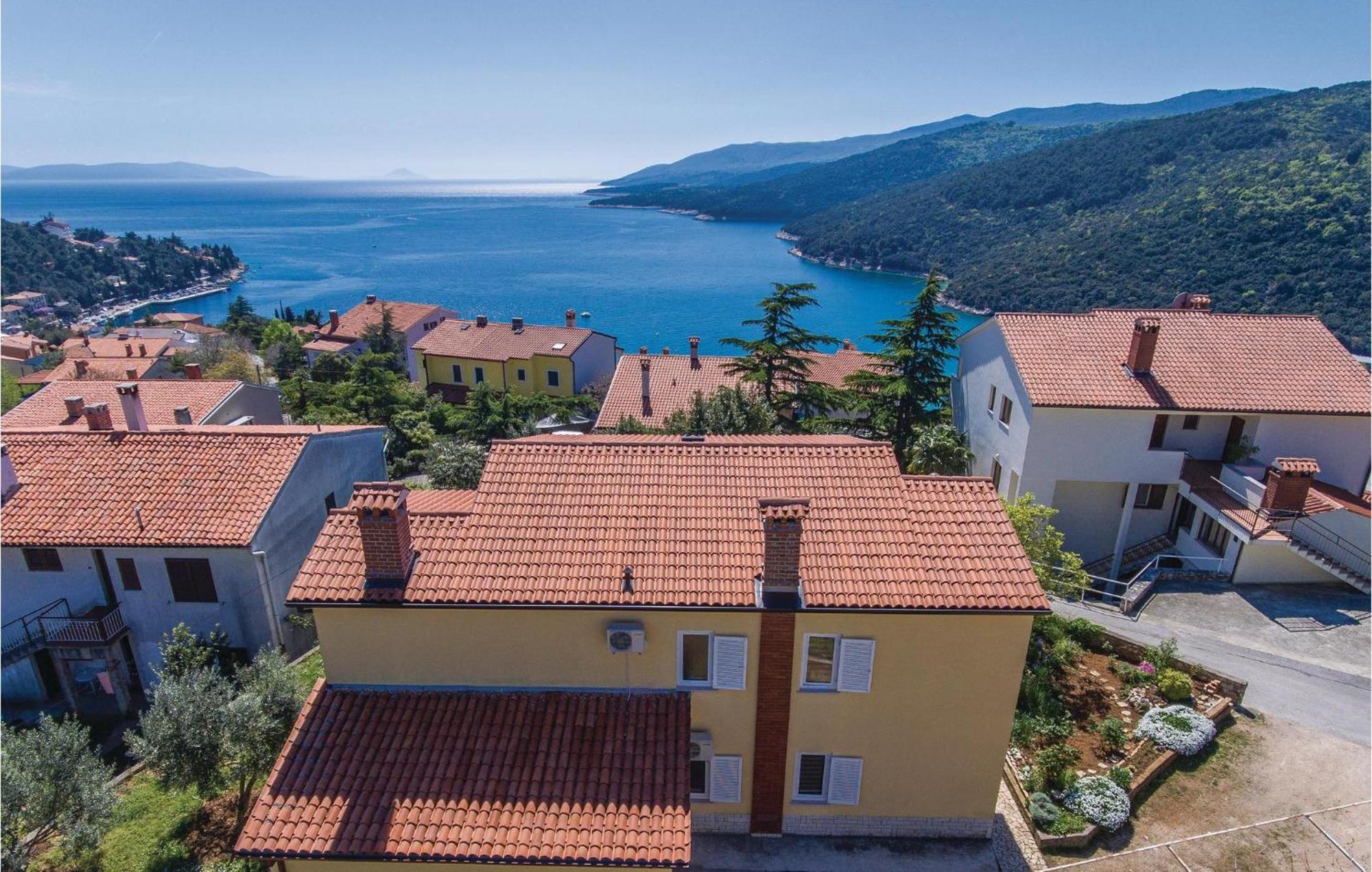 Amazing Apartment In Rabac With Wifi Raša Kültér fotó