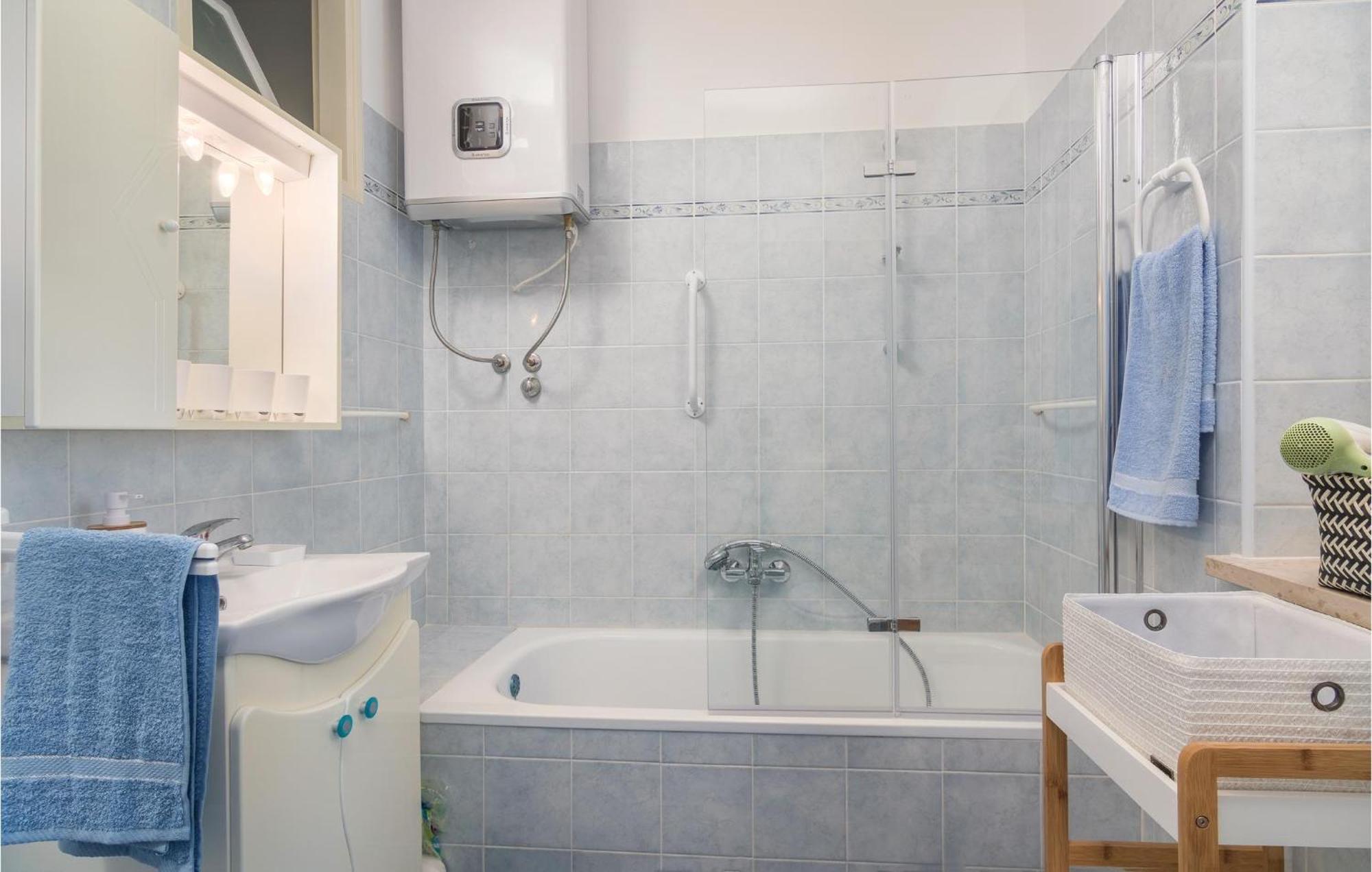 Amazing Apartment In Rabac With Wifi Raša Kültér fotó